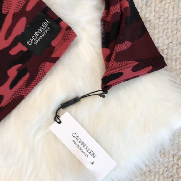 Calvin Klein Lightweight Running Top-NWT! - Picture 4 of 6